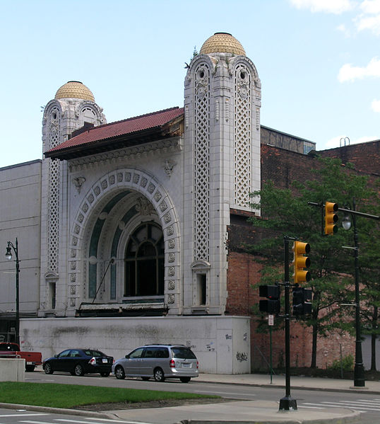 Featured_538px-118monroedetroit_27922