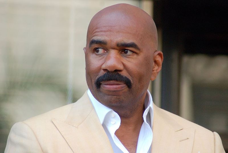 Steve Harvey Mocks Flint Resident: 'Enjoy Your Nice Brown Glass Of Water'