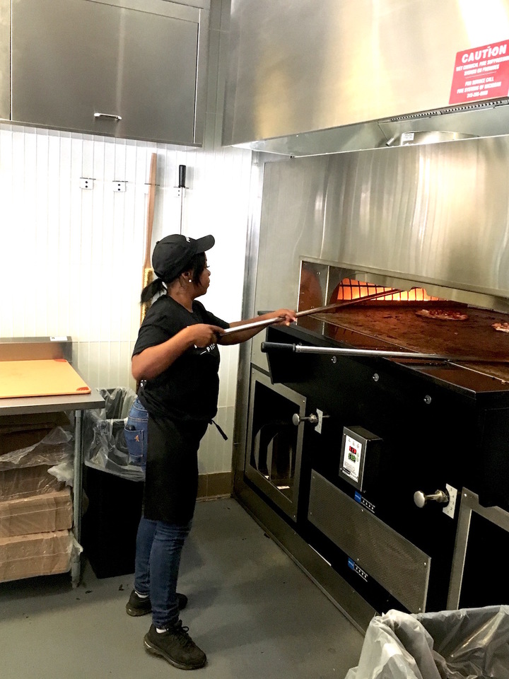 Article_landing_pizza_making_22903