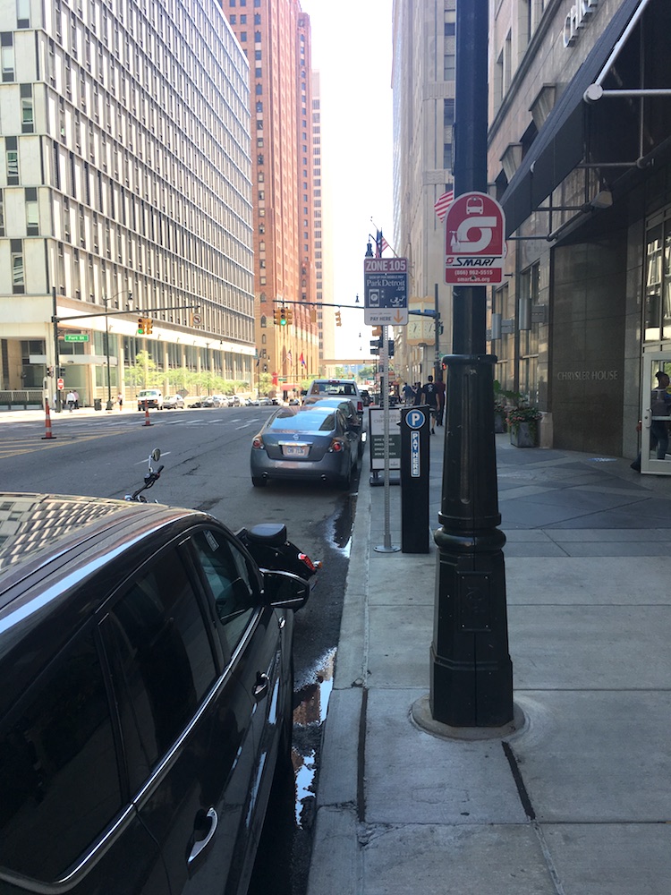 Featured_bus_sign_32342