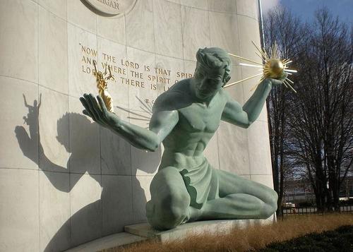 Featured_spirit-of-detroit-city-hall_30587